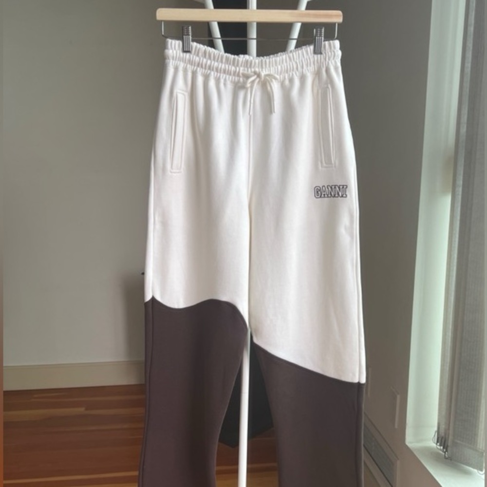 GANNI Wave Logo Sweatpants in White Brown - Picture 5 of 11